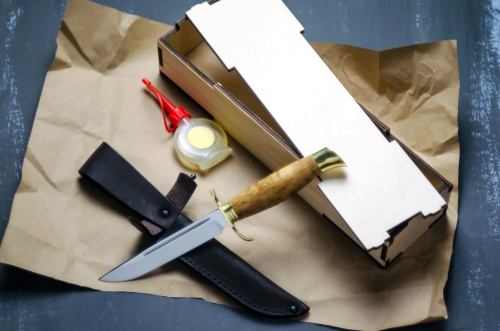 knife with fixed handle and gift box